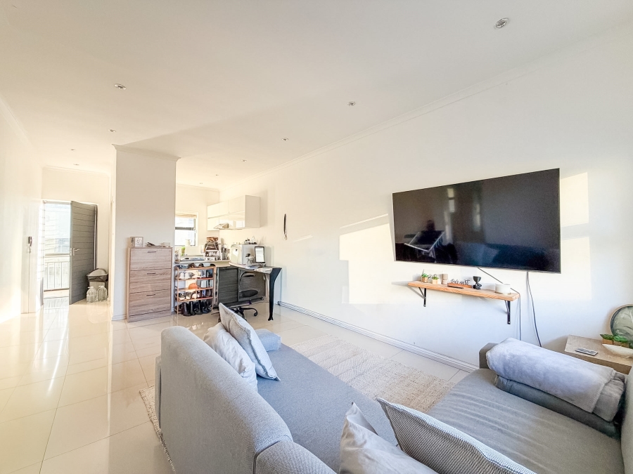 1 Bedroom Property for Sale in Vredehoek Western Cape